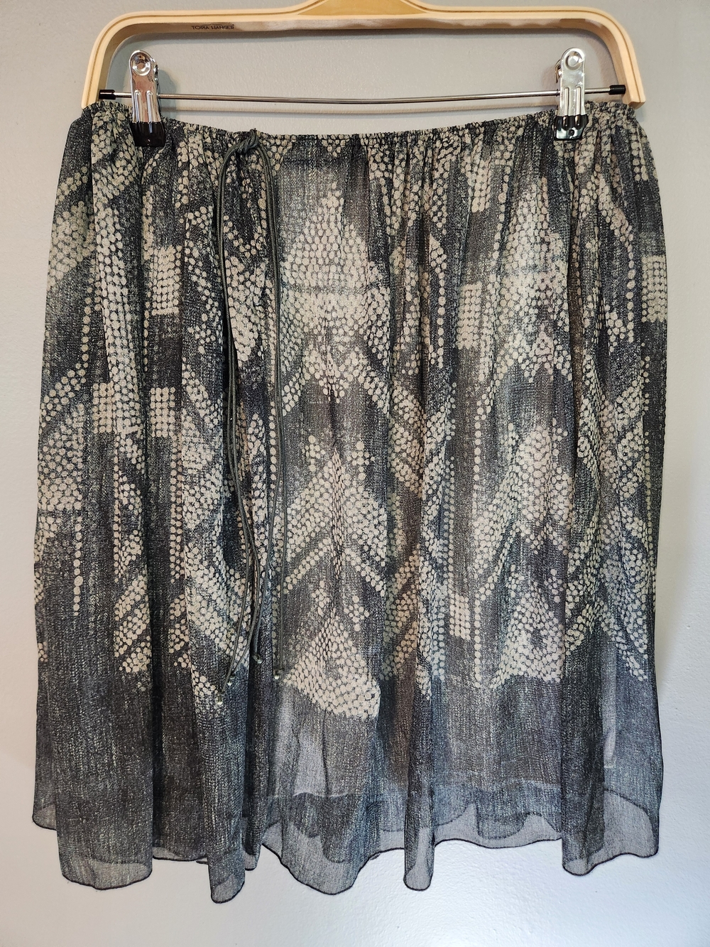 See By Chloe Black Women's Gray and Cream Printed Skirt